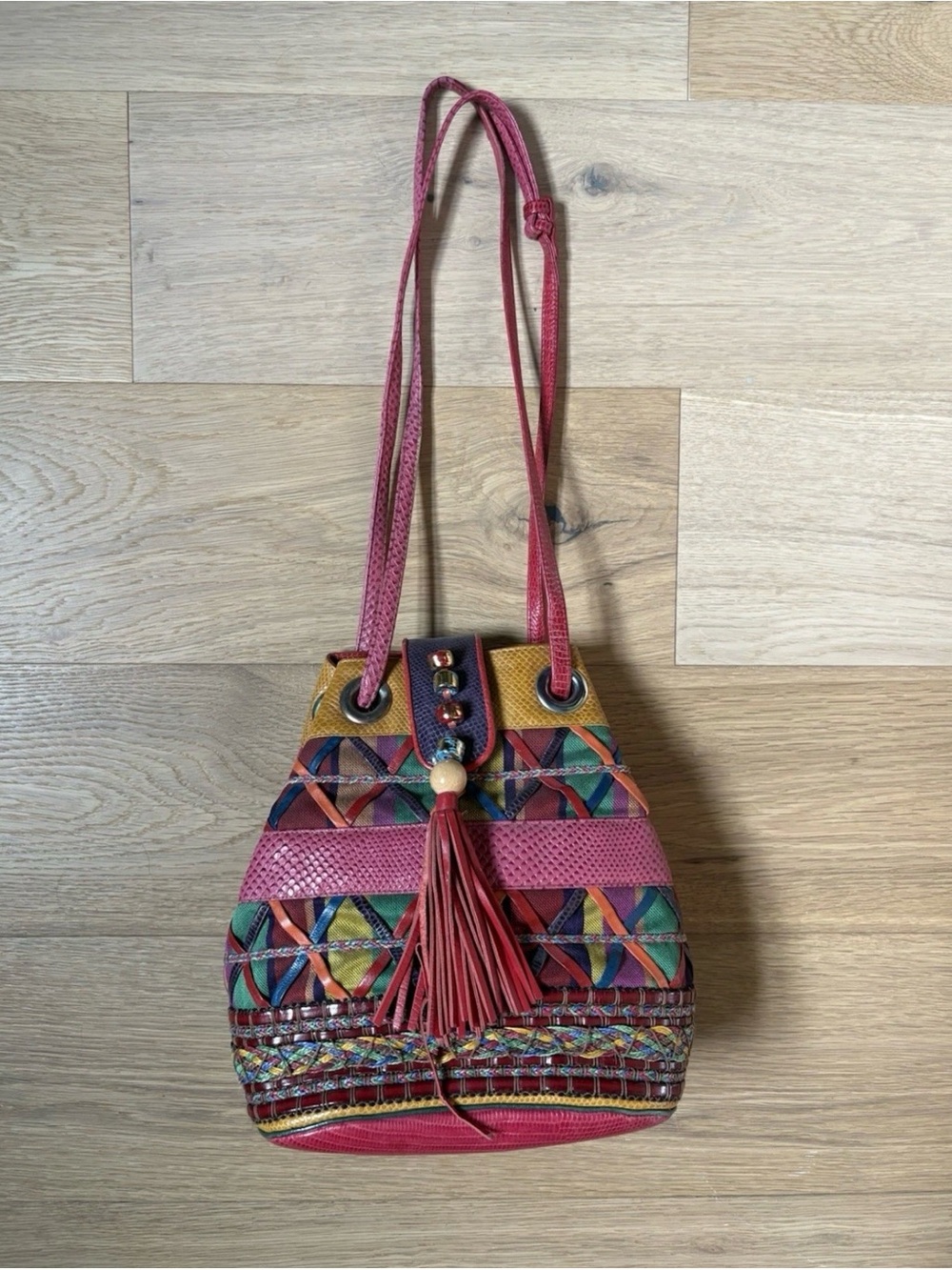 Sharif Vintage & bucket bag in boho / artisanal patchwork style